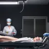 Scandal medical în Austria: O neurochirurgă și-a lăsat fiica de 12 ani să opereze un pacient pe creier