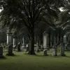 Accident bizar în Austria: Un genealogist german, rănit grav de o piatră funerară căzută în cimitir