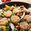 Exotic și Fresh: Salată de Mango și Vinete La Grătar și Clătite Crocante din Cartofi Dulci pentru Vară