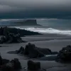 Tragedie în Islanda: O fetiță de 9 ani din Germania s-a înecat pe celebra plajă Reynisfjara, cunoscută pentru valurile periculoase