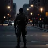 Garda Națională patrulează Washingtonul cu arme reale pentru a combate criminalitatea, stârnind controverse