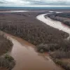 Inundații Devastatoare: Râul Beas a Înghițit un Pickup După Ce Drumul de Pe Mal S-a Prăbușit