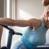 Cum să obții brațe tonifiate după 50 de ani: Exerciții eficiente împotriva pielii flasce