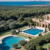 Vila legendară "Bunga Bunga" a lui Silvio Berlusconi, scoasă la vânzare pentru jumătate de miliard de euro