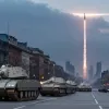 Parada militară grandioasă din China: Rachete hipersonice, tancuri și alianța geopolitică Xi, Putin și Kim