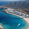 Incidente periculoase pe Skiathos: Jetul de la turbina avionului a aruncat copii în mare
