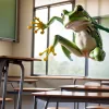 Panică la ora de biologie: O broască a sărit în libertate, stârnind țipete printre elevi