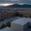VIDEO din Utah: suspectul în cazul atacului asupra lui Charlie Kirk, posibil filmat pe acoperișul unei universități