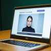 Descoperire șocantă pe laptop: Femeia judecată pentru posesie de materiale pedopornografice, fostul soț-profesor condamnat