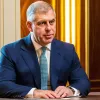 Prințul Andrew se confruntă cu evacuarea din Royal Lodge și ia în considerare scrierea unor memorii de milioane